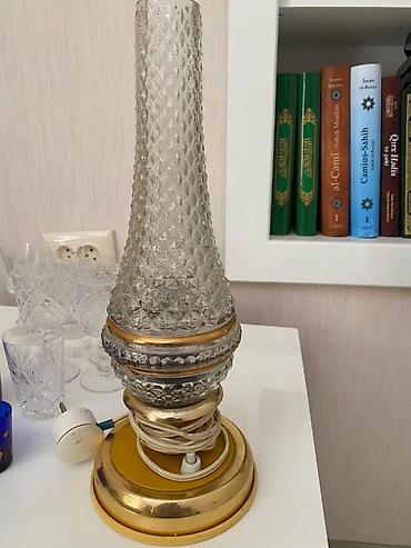 Şüşə dekorativ masa lampası - Material: qalın, oyma naxışlı şüşə