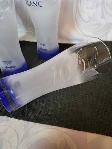 Čaše: Case nove,vintaz Kronenberg. Case za pivo,komada 6 u ceni. Cena je — 10