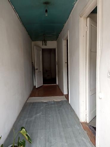 Продажа квартир: Продаю квартиру барачного типа за БЧК. 3 комн. прихожка, кухня. Хоз — 8
