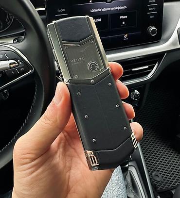vertu aster: Vertu Signature Touch, 4 GB, rəng - Gümüşü, Düyməli — 2