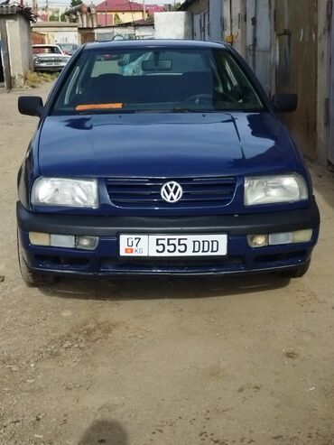 Volkswagen: Volkswagen Vento: 1993 г., 1.8 л, Механика, Бензин, Седан