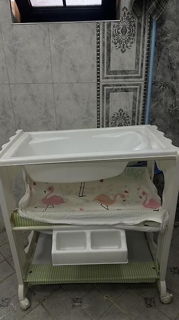 wfaner mebel: Uşaq üçün vanna və alt dəyişim masası (2-si 1-də) - Üst hissə: körpə — 2