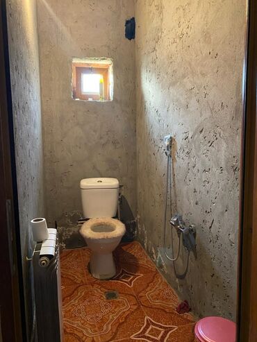 Otaqların satışı: Ev 2 mertebelidir. Gence seher Gulustan qesebesi Arkadan azca iceride — 20