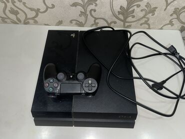 продам плейстейшен 4: Срочно продаю SonyPlaystation