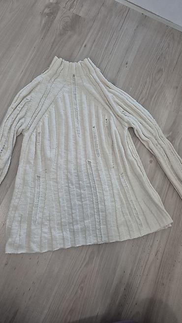 Ostala ženska odeća: Lot ženske garderobe – 4 komada 1) Crni džemper sa dodatkom bele — 3