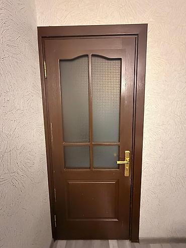 Qapılar və aksessuarlar: Ev üçün daxili qapı bahalı materiallardan hazırlanmış Palitrada — 3