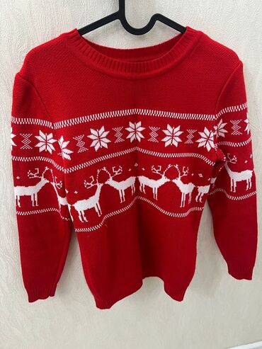 красный свитер: Женский свитер, Новогодний принт, Средняя модель
