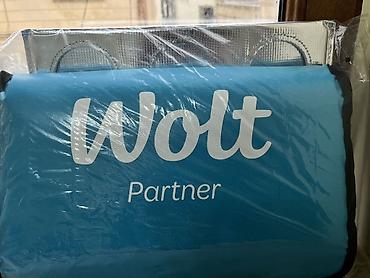Оборудование для ресторанов, кафе: Wolt Partner çatdırılma çantası – termo izolyasiyalı, kvadrat formalı — 5