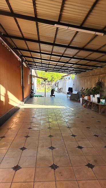 Продажа коттеджей и домов: Дом с двором и хозяйственными постройками - Закрытая территория с — 18