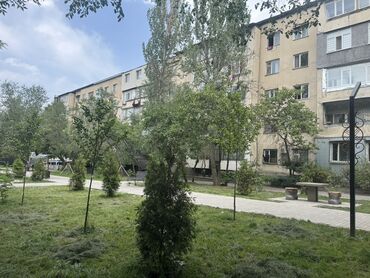 срочно продам 1 комнатную квартиру рядом джал бишкек: 3 бөлмө, 66 кв. м, Жеке план, 2 кабат, ПСО (өзү оңдоп түзөтүп бүтүү үчүн)
