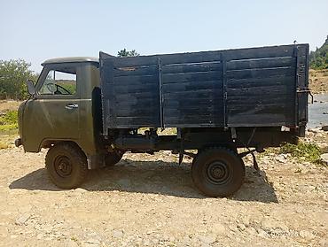 torpaqla barter maşınlar: UAZ yük maşını – taxta bortlu qoşqulu platforma - Korpus: UAZ — 5