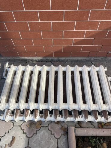 стол с регулируемой высотой бишкек: Чугунный секционный радиатор отопления. Особенности: - Тип