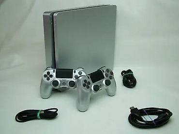 PS4 (Sony Playstation 4): U ponudi je Sony PlayStation 4.
Konzola je najnoviji SLIM model — 6