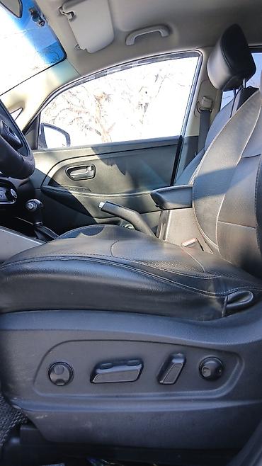 Другие детали салона: KIA (модель салона по фото) — автомобиль с автоматической коробкой — 4