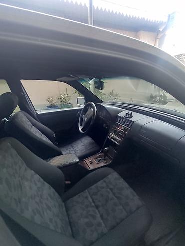 Mercedes-Benz: Mercedes-Benz C200 sedan - Korpus: 4 qapılı sedan, gümüşü rəng - — 11