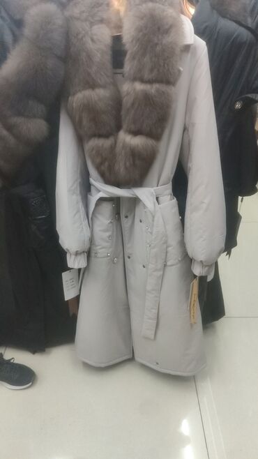 Пуховики и зимние куртки: Пуховик, Короткая модель, Ультралегкий, С поясом, С мехом, Все размеры — 18