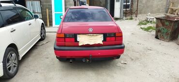 Volkswagen: Volkswagen Vento: 1993 г., 1.8 л, Механика, Бензин, Седан