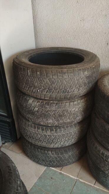 колеса зимние: Шиналар 235 / 60 / R 18, Кыш, Колдонулган, Комплект, Bridgestone