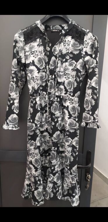 женское платье 54р: Турецкое красивое платье, размер М
материал плотный, цена1000с