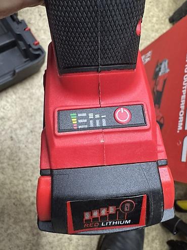 bra: Аккумуляторная угловая шлифмашина Milwaukee M88 FSAG125XB Болгарка — 2