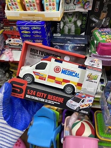 cargo traffic: Игрушечная машина скорой помощи **1:24 City Rescue** в реалистичном — 1