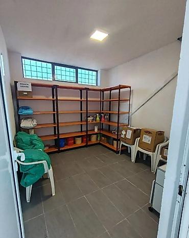 Magacini i radionice: Izdaje se prostrana i funkcionalna hala ukupne površine 420 m² ( 300 — 10