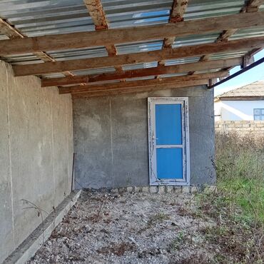 Həyət evləri və villaların satışı: Satılır: həyət evi və geniş torpaq sahesi 30 sat torpağı var 2 otaq — 6