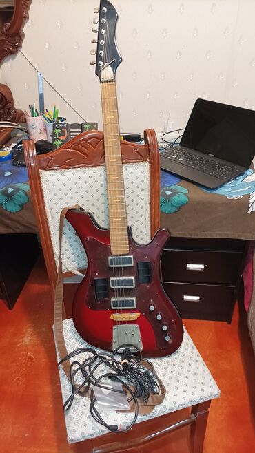 elektro gitar ikinci el: Elektron gitara, 6 sim, İşlənmiş, Pulsuz çatdırılma, Rayonlara çatdırılma