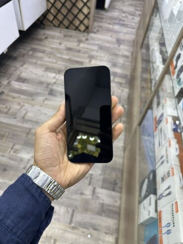 Apple iPhone: IPhone 13, Qara