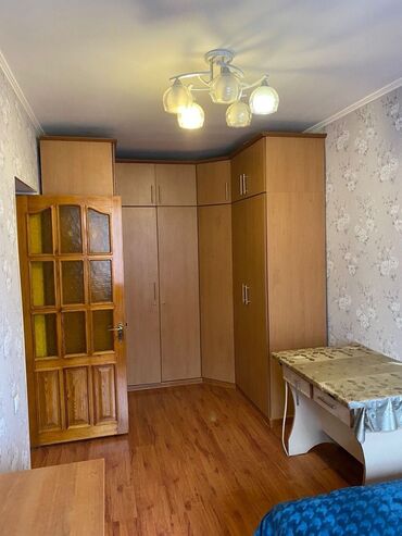 калык акиева московская 3 ком кв: 4 комнаты, 102 м², Индивидуалка, 4 этаж, Косметический ремонт