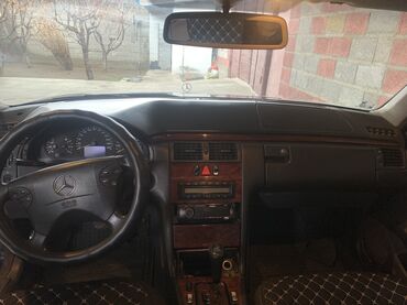 Mercedes-Benz: Mercedes-Benz E-Class: 2001 г., 3.2 л, Автомат, Бензин, Седан — 4