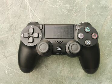 PS4 (Sony Playstation 4): Na prodaju PS4 Dzojstik v2 Original CUH ZCT2E u odličnom stanju total
