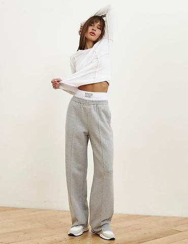 Швеи: Швея, Постоянная, Прямострочка, Район: Старый толчок рынок / базар, Штаны, брюки, Оплата: Сдельная, Опыт работы: 1-2 года опыта — 9