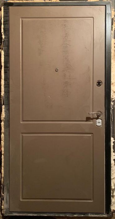 сверла по металлу и по бетону: Входная дверь, Металл, Левостороний механизм, цвет - Черный, Б/у, 220 * 120, Самовывоз