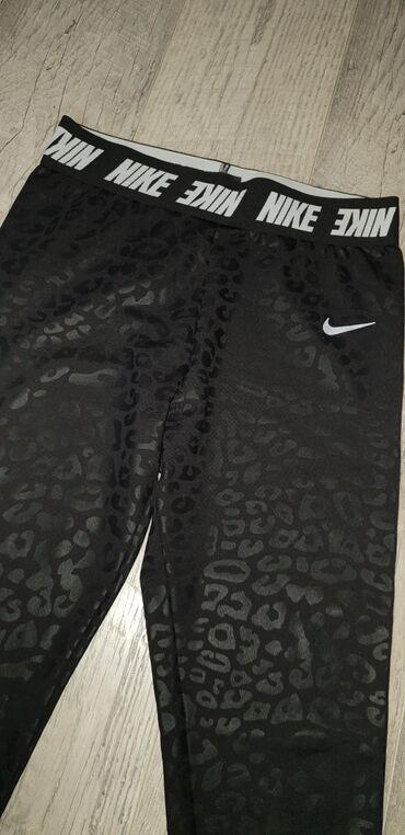 Gornji i donji deo: Nike, M, Jednobojni, bоја - Bela na lalafo.rs — 11 Gornji i donji deo: Nike, M, Jednobojni, bоја - Bela — 11