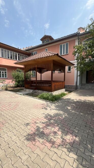 дордой үйлөр: 250 м², 6 комнат, Утепленный, Бронированные двери, Балкон застеклен