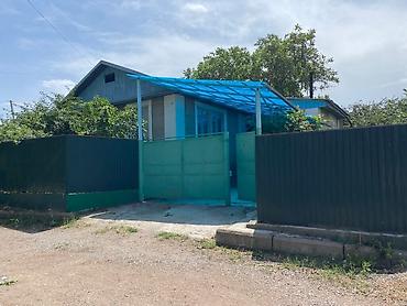 Продажа коттеджей и домов: Продается дом в г. Орловка Некрасова 79 •3 спальни, 2 зала — 1