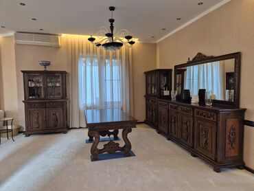 Bağ divan və kreslo dəstləri: İşlənmiş, Jurnal masası, 2 kreslo, Divan, Rumıniya — 1