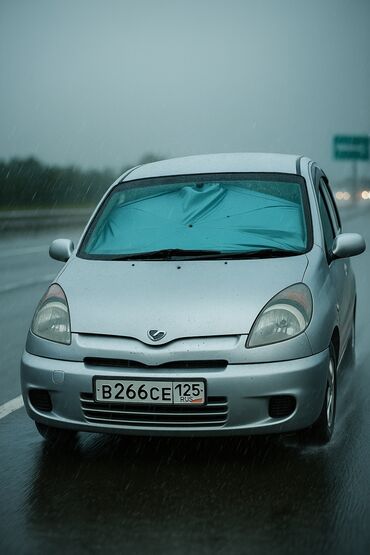 срочно срочно продам машину: Toyota Funcargo: 2000 г., 1.5 л, Автомат, Бензин, Фургон