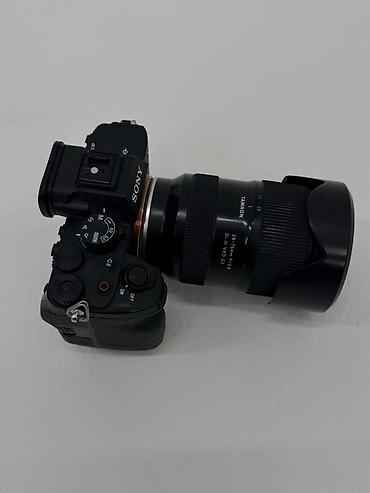 колёса на спринтер: Полноформатная беззеркальная камера Sony Alpha с байонетом E — 1
