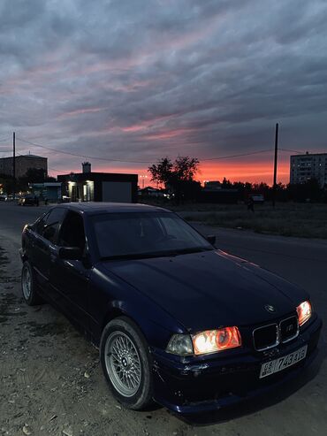 tayota runx: BMW 3 series: 1991 г., 2 л, Механика, Бензин, Седан