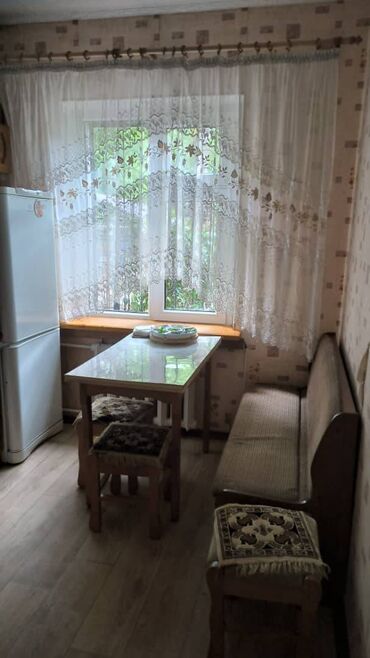 рынок мадина квартира: 3 комнаты, 65 м², 105 серия, 1 этаж, Косметический ремонт