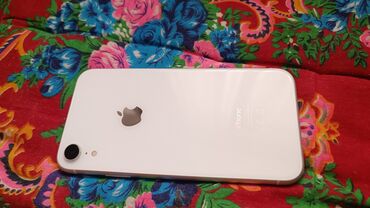 Apple iPhone: IPhone Xr, Б/у, 64 ГБ, Белый, Чехол, Коробка, 78 %