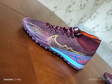 длиная: Футбольные бутсы/сороконожки Nike (бирка внутри: EUR 39, CM 24.5 — 3