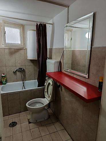 Dugoročno: IZDAVANJE: Garsonjera sa DVORIŠTEM i PARKINGOM – Kanarevo Brdo ​Izdaje — 4