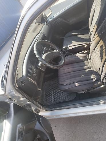 Продажа авто: Volkswagen Golf: 1994 г., 1.6 л, Механика, Бензин, Хэтчбэк — 5