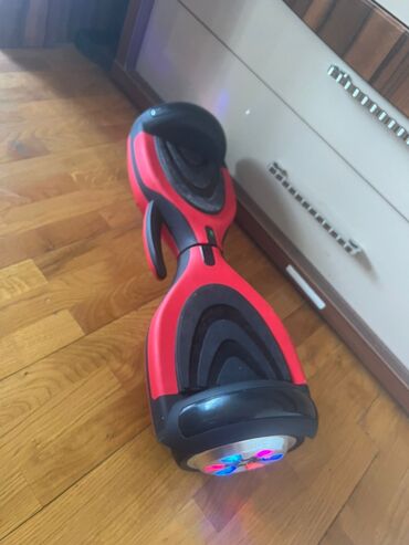 Электросамокаты: Elektrikli hovərbord / giroskuter - Rəng: qırmızı-qara - Korpus