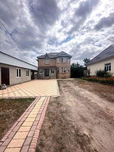 продаю дом манас аэропорт: Дом, 200 м², 5 комнат, Риэлтор, Евроремонт
