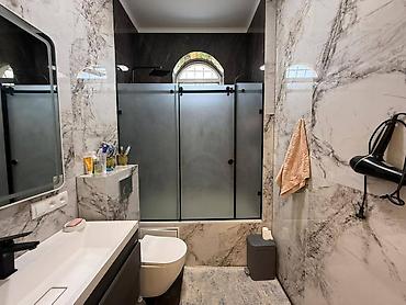 Продажа коттеджей и домов: 📍ул. Кишинёвская 🔘7-комнатный 🔘Этажи 2 🔘260,4м² 🔥 Продаётся — 9