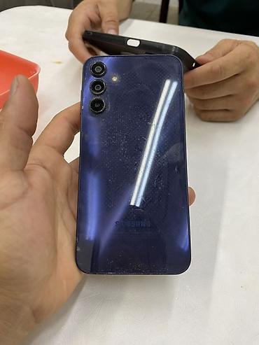 9070 xt: Смартфон Samsung (синие/фиолетовые грани и спинка), серия с тройной — 4